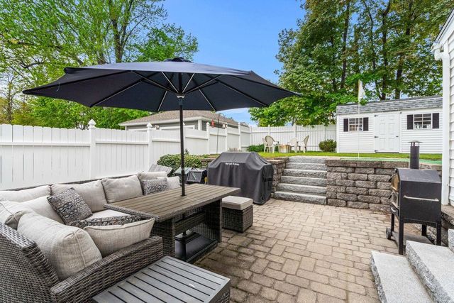 9 Bennett Street, Nashua, NH 03064