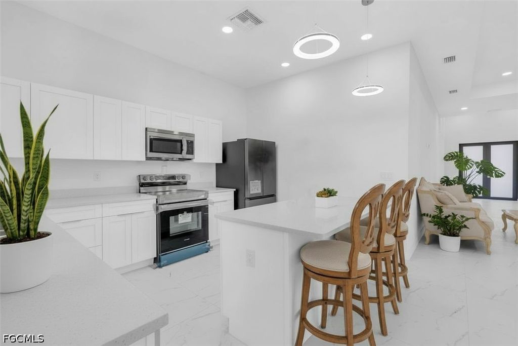 1021 Chiquita BLVD N, Cape Coral, FL 33993