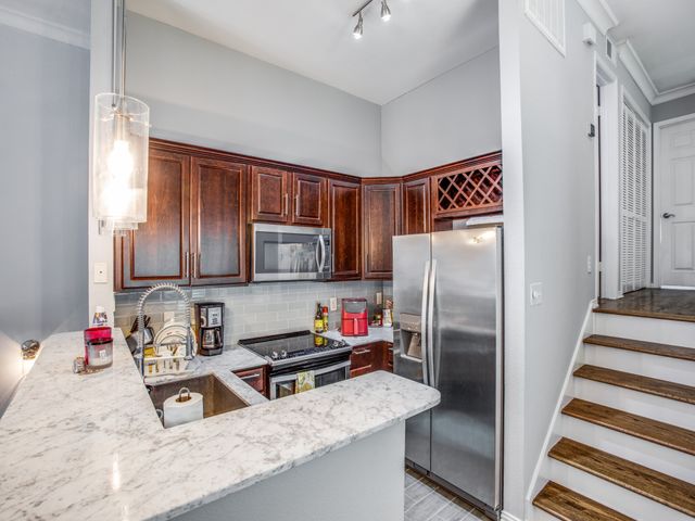 2201 Wolf Street 4206, Dallas, TX 75201