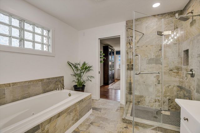 131 High Gabriel DR, Leander, TX 78641