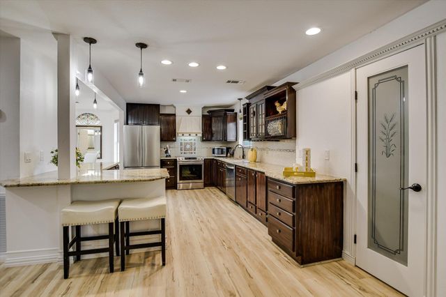 131 High Gabriel DR, Leander, TX 78641