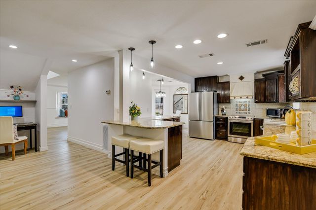 131 High Gabriel DR, Leander, TX 78641