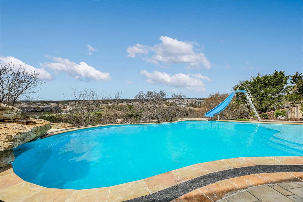 131 High Gabriel DR, Leander, TX 78641