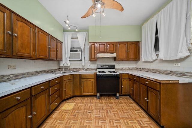 7611 S Aberdeen Street, Chicago, IL 60620