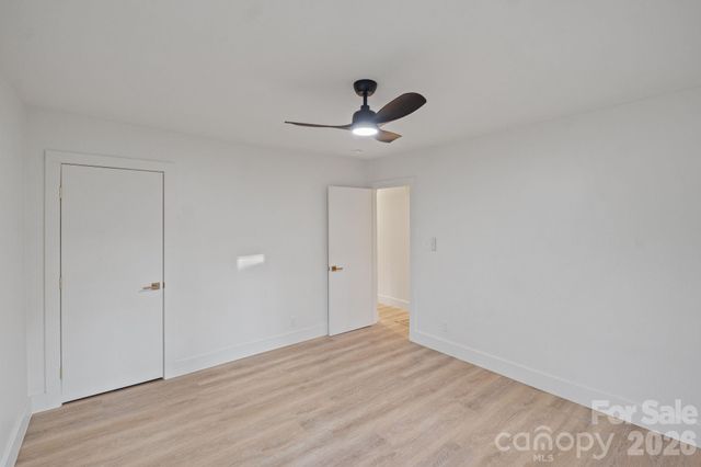 911 E Woodlawn Road, Charlotte, NC 28209