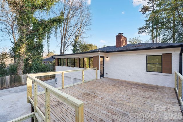 911 E Woodlawn Road, Charlotte, NC 28209