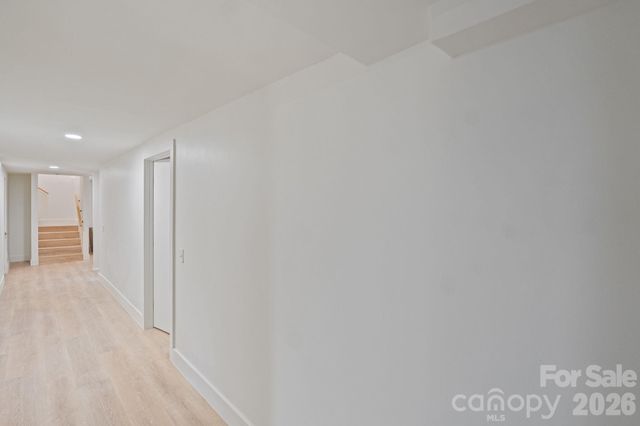 911 E Woodlawn Road, Charlotte, NC 28209