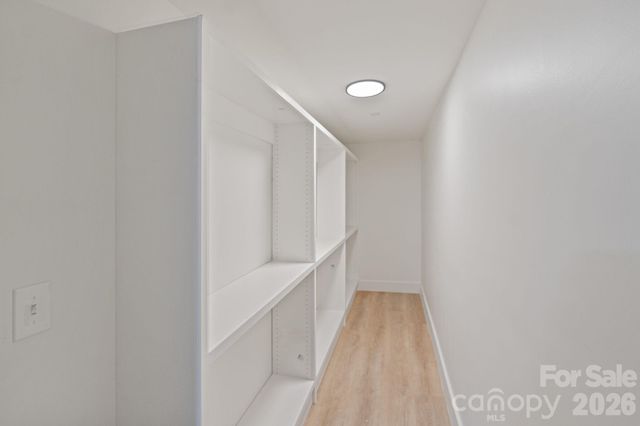 911 E Woodlawn Road, Charlotte, NC 28209