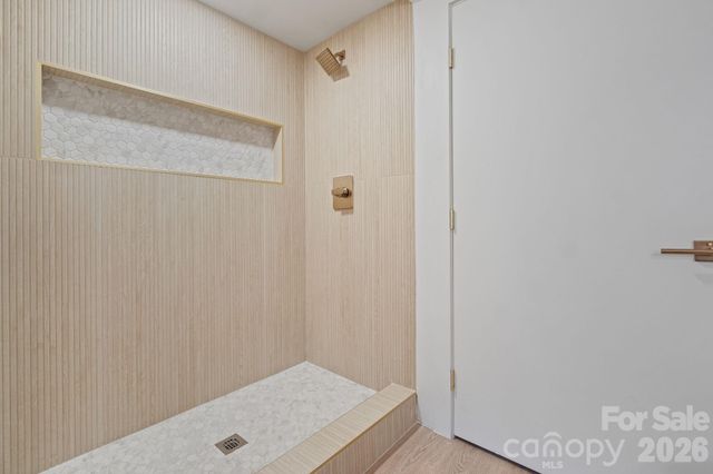 911 E Woodlawn Road, Charlotte, NC 28209