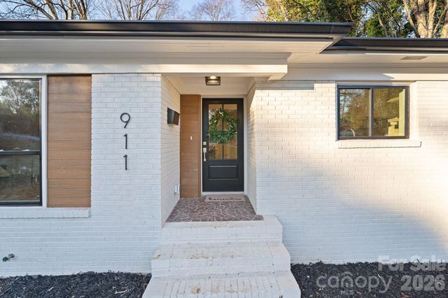 911 E Woodlawn Road, Charlotte, NC 28209