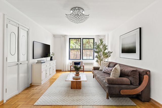 275 Webster Ave 1 B, New York City, NY 11230