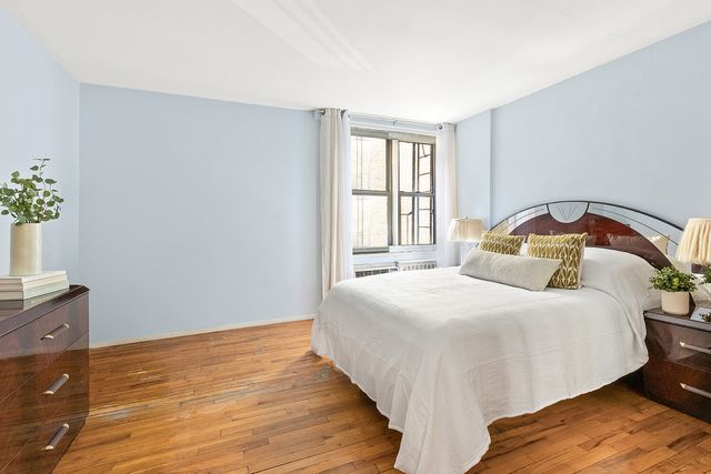 275 Webster Ave 1 B, New York City, NY 11230