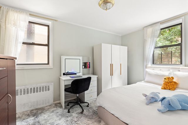 275 Webster Ave 1 B, New York City, NY 11230