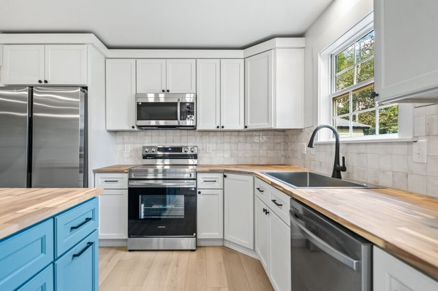 4757 Wildberry Ln, Chapel Hill, TN 37034