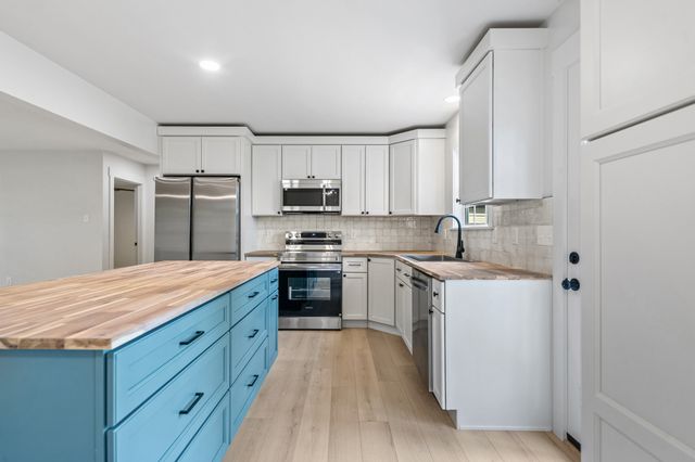 4757 Wildberry Ln, Chapel Hill, TN 37034