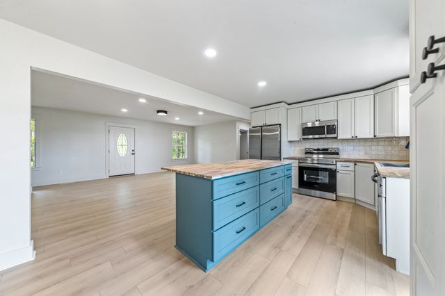 4757 Wildberry Ln, Chapel Hill, TN 37034