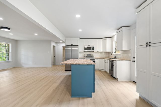 4757 Wildberry Ln, Chapel Hill, TN 37034