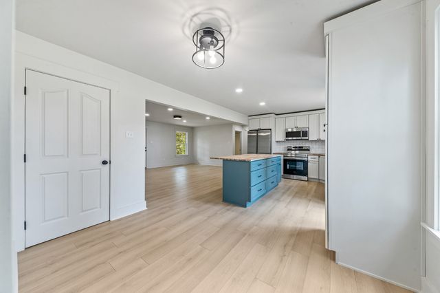 4757 Wildberry Ln, Chapel Hill, TN 37034