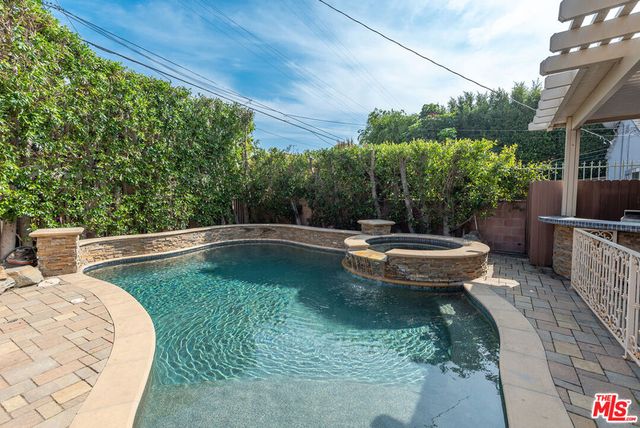 108 S Formosa Avenue, Los Angeles, CA 90036