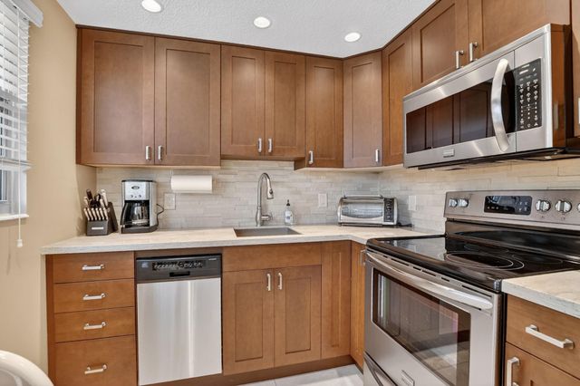 3020 Islewood D 3020, Deerfield Beach, FL 33442