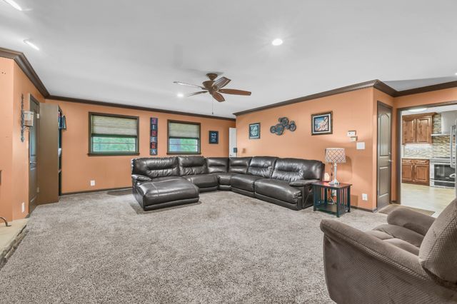 1311 Oak Hill Dr, Clarksville, TN 37040