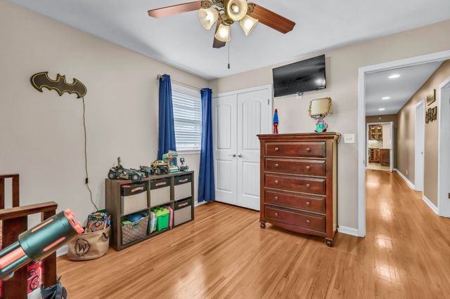 1311 Oak Hill Dr, Clarksville, TN 37040