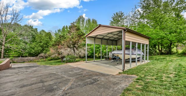 1311 Oak Hill Dr, Clarksville, TN 37040