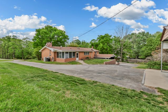 1311 Oak Hill Dr, Clarksville, TN 37040