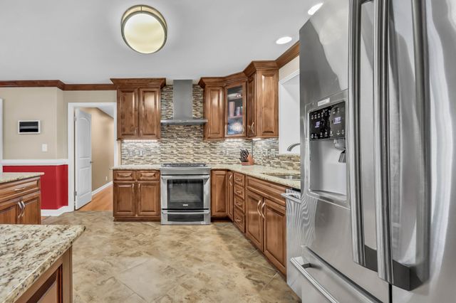 1311 Oak Hill Dr, Clarksville, TN 37040