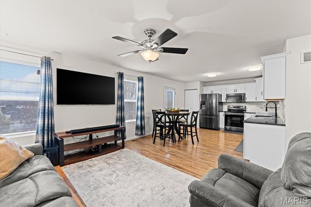 1213 Oakholt Court, Herculaneum, MO 63048