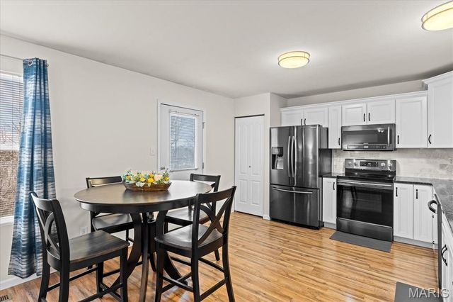 1213 Oakholt Court, Herculaneum, MO 63048