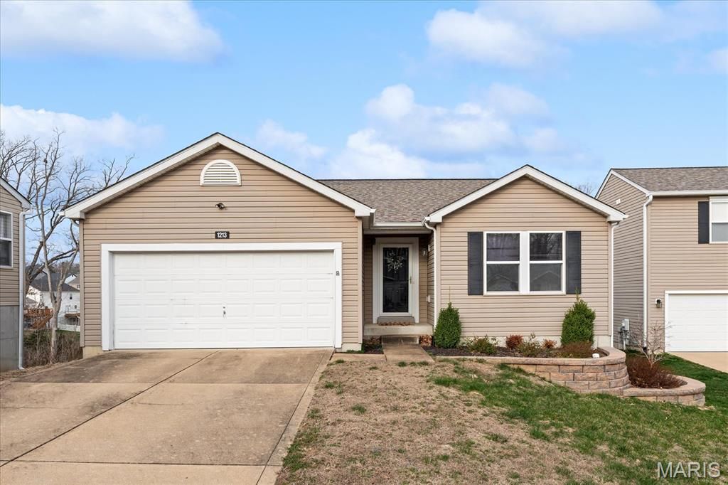 1213 Oakholt Court, Herculaneum, MO 63048