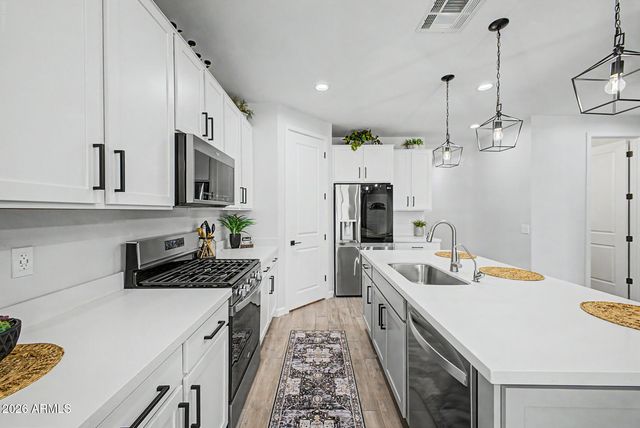 11236 E UPTON Avenue, Mesa, AZ 85212