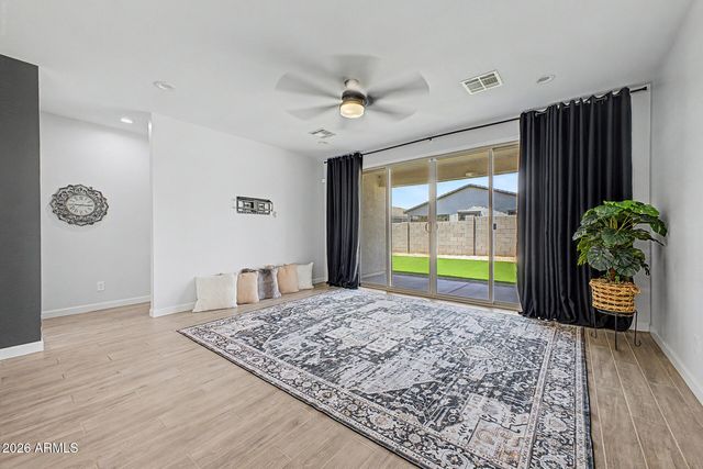 11236 E UPTON Avenue, Mesa, AZ 85212