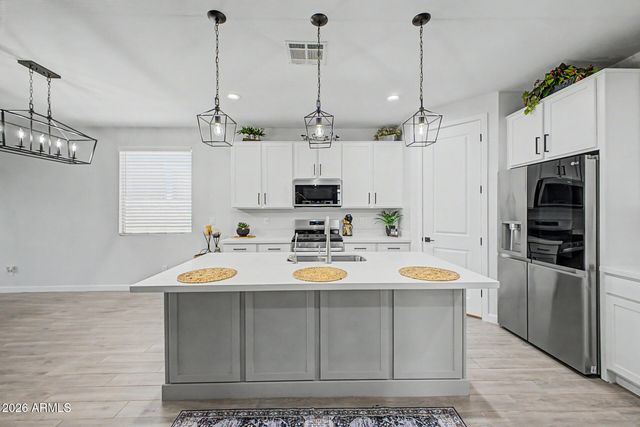 11236 E UPTON Avenue, Mesa, AZ 85212