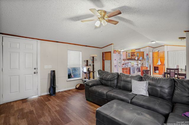 12925 Luckey Rd, Atascosa, TX 78002