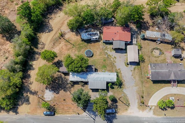 12925 Luckey Rd, Atascosa, TX 78002