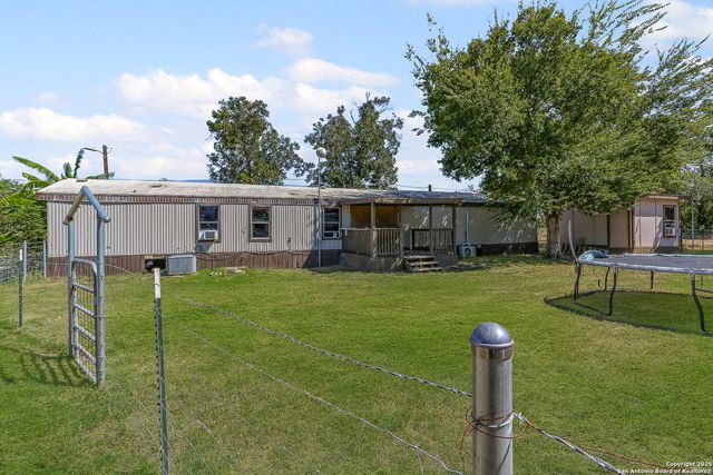12925 Luckey Rd, Atascosa, TX 78002