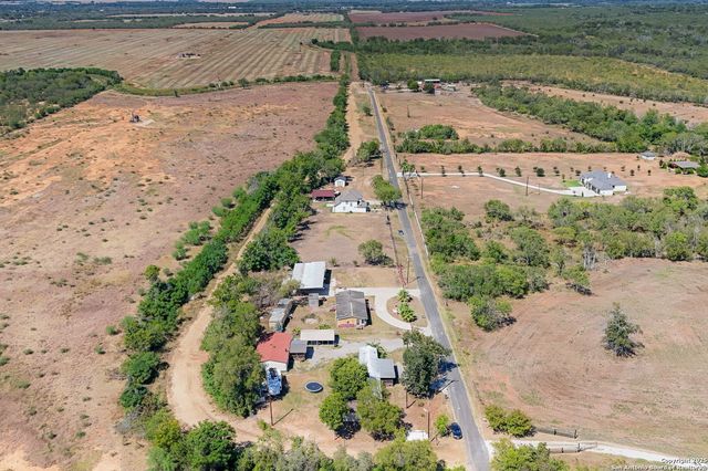 12925 Luckey Rd, Atascosa, TX 78002