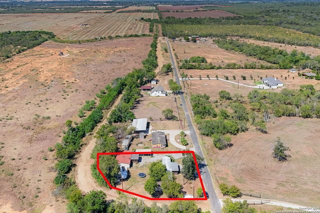 12925 Luckey Rd, Atascosa, TX 78002