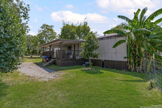 12925 Luckey Rd, Atascosa, TX 78002
