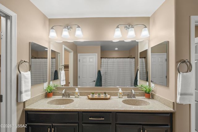 775 W Calle Ocarina, Sahuarita, AZ 85629