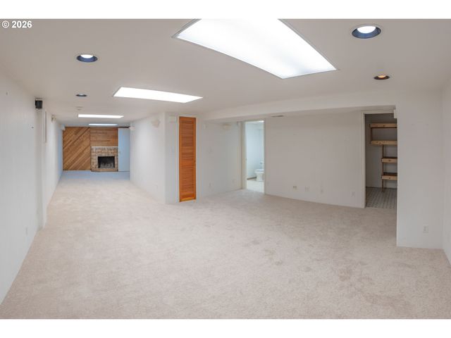 1108 Se 168TH Ave, Portland, OR 97233