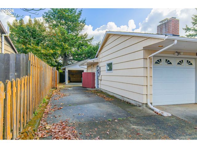 1108 Se 168TH Ave, Portland, OR 97233