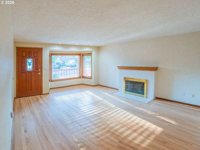 1108 Se 168TH Ave, Portland, OR 97233