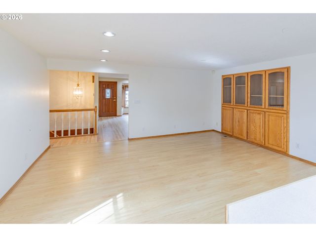 1108 Se 168TH Ave, Portland, OR 97233