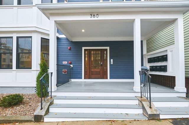 360 Meridian St 5, Boston, MA 02128