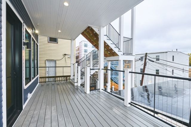 360 Meridian St 5, Boston, MA 02128
