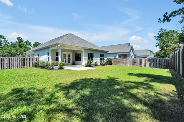 62 Streambed Way, Hampstead, NC 28443