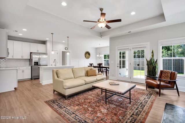 62 Streambed Way, Hampstead, NC 28443